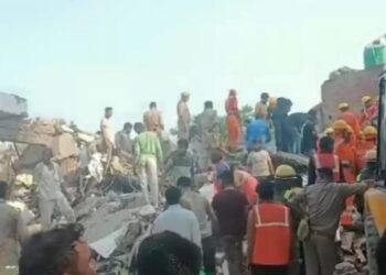 उत्तर प्रदेश के बाराबंकी में इमारत गिरी, दो की मौत, कई घायल