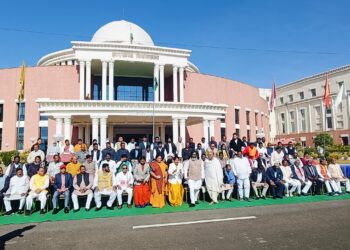 कांग्रेस विधायक दल के नेता बने प्रदीप यादव, मथुरा प्रसाद महतो बने मुख्य सचिव तक