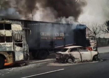 जयपुर में सीएनजी टैंकर और एलपीजी टैंकर में टक्कर,भीषण आग लगी