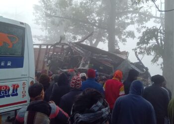 पलामू जिले में बस और ट्रक में सीधी टक्कर,3 की मौत