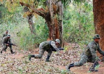 छत्तीसगढ़ में सुरक्षाबल और नक्सलियों के बीच मुठभेड़,आठ की ढेर