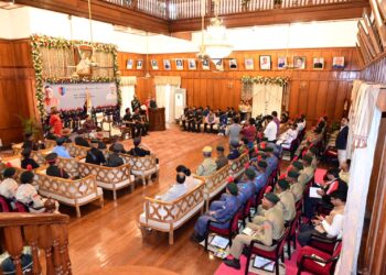 राज्यपाल ने एनसीसी और NSS के बच्चों को देश के लिए काम करने को प्रेरित किया