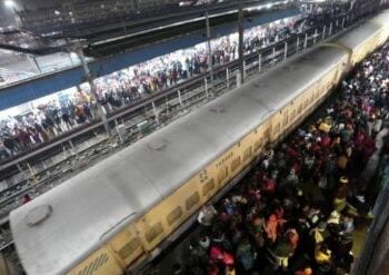 नई दिल्ली रेलवे स्टेशन पर मची भगदड़ 18 की मौत,महाकुंभ जाने के लिए पहुंचे थे लोग