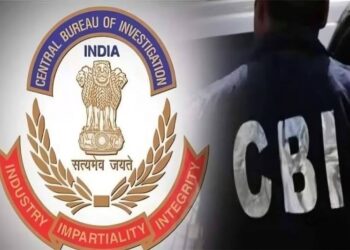 CBI ने डिफेंस इंजीनियर के घर की छापेमारी, नोटों का पहाड़ मिला