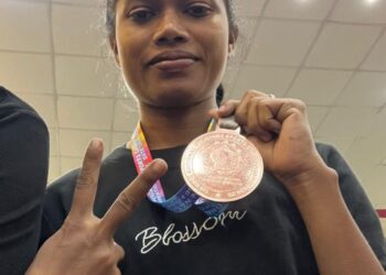 योगासन प्रतियोगिता में SBU के प्रतिभागी चमके,मिले मेडल