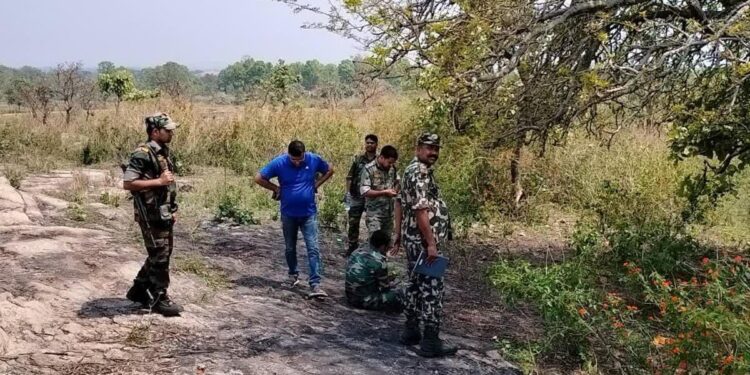 Youth’s Body Recovered from Khunti Forest, Strangulation Suspected