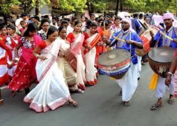 झारखंड में प्रकृति पर्व सरहुल की शोभा यात्रा