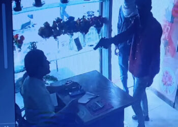 रांची: दिनदहाड़े फ्लावर डेकोरेशन की दुकान में लूट, हथियार के बल पर उड़ाए 1.67 लाख रुपये