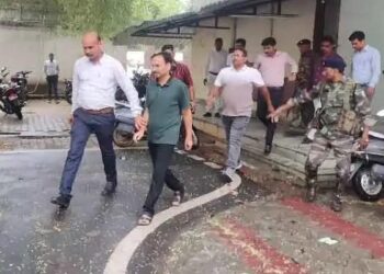 IAS विनय कुमार चौबे शराब घोटाला में गिरफ्तार,ACB ने की कार्रवाई