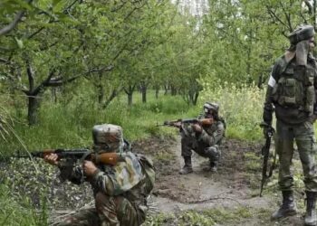 लातेहार के महुआडांड़ में नक्सली मुठभेड़ में एक इनामी नक्सली मारा गया, जानिए और क्या हुआ