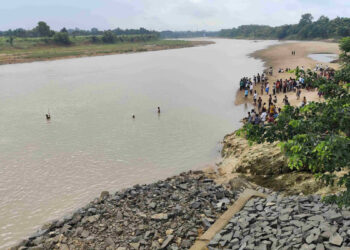 नहाने गए चार छात्र मयूराक्षी नदी में डूबे, क्षेत्र में मातम