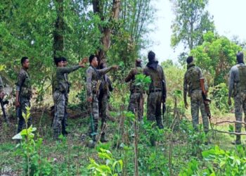 हजारीबाग में एक करोड़ का इनामी माओवादी समेत तीन ढेर। हथियार बरामद।