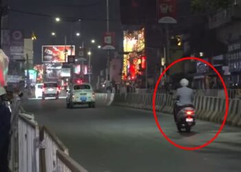 राष्ट्रपति की सुरक्षा में चूक नहीं ,स्कूटी सवार काफिले में घुसा, ट्रैफिक पुलिस ने किया इंकार