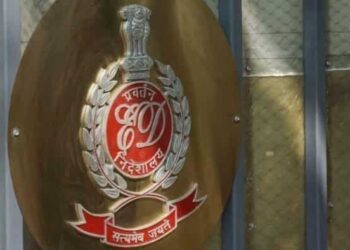 ED ने चार्टर्ड एकाउंटेंट नरेश केजरीवाल के ठिकानों पर छापेमारी की