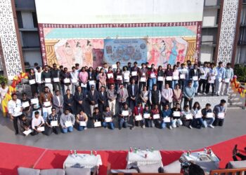 SBU में टेक फेस्ट का शानदार आयोजन, स्टूडेंट्स ने जमकर मस्ती की