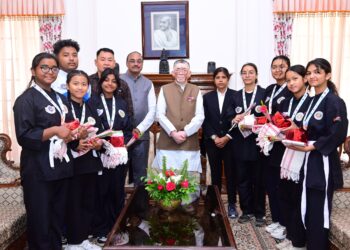 पैचक सिलाट खिलाड़ियों की टीम ने राज्यपाल से मुलाकात की