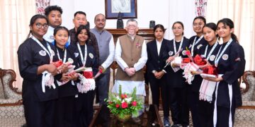 पैचक सिलाट खिलाड़ियों की टीम ने राज्यपाल से मुलाकात की