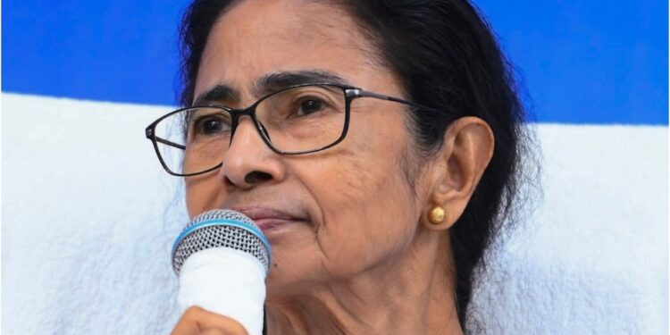 करारी हार के बाद ममता बनर्जी का बयान, इस्तीफा नहीं दूंगी