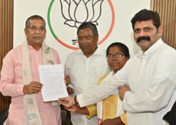 BJP की जांच टीम ने प्रदेश अध्यक्ष आदित्य साहू को रिपोर्ट सौंपी, क्या है इसमें