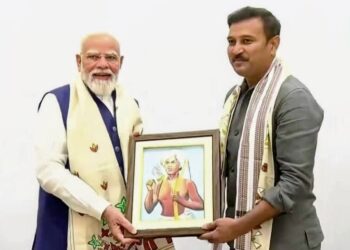 PM मोदी को सुदेश महतो ने बधाई दी। दिल्ली में NDA की बैठक हुए शामिल।